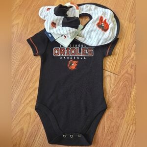 MLB Baltimore Orioles Baby Set Newborn, 6-9M NWT Bodysuit, Bib, Booties Baseball